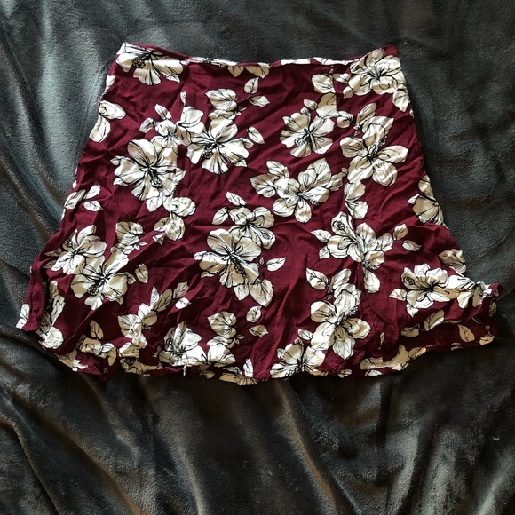 Forever 21 Dresses & Skirts - Forever 21 Floral Skirt